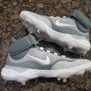 Nike High End Baseball Cleats sz 12